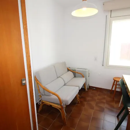 Mistral - Acogedor, Luminoso Y De Ambiente Moderno Con Terraza Vista Mar. - Es-228-143 * Llanca